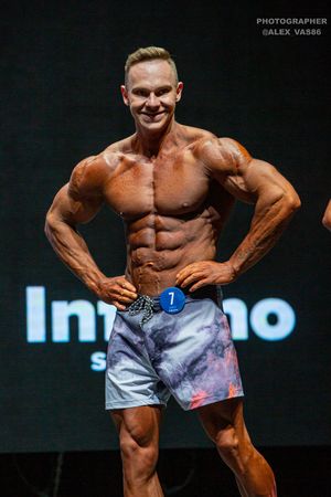 MEN'S PHYSIQUE 174